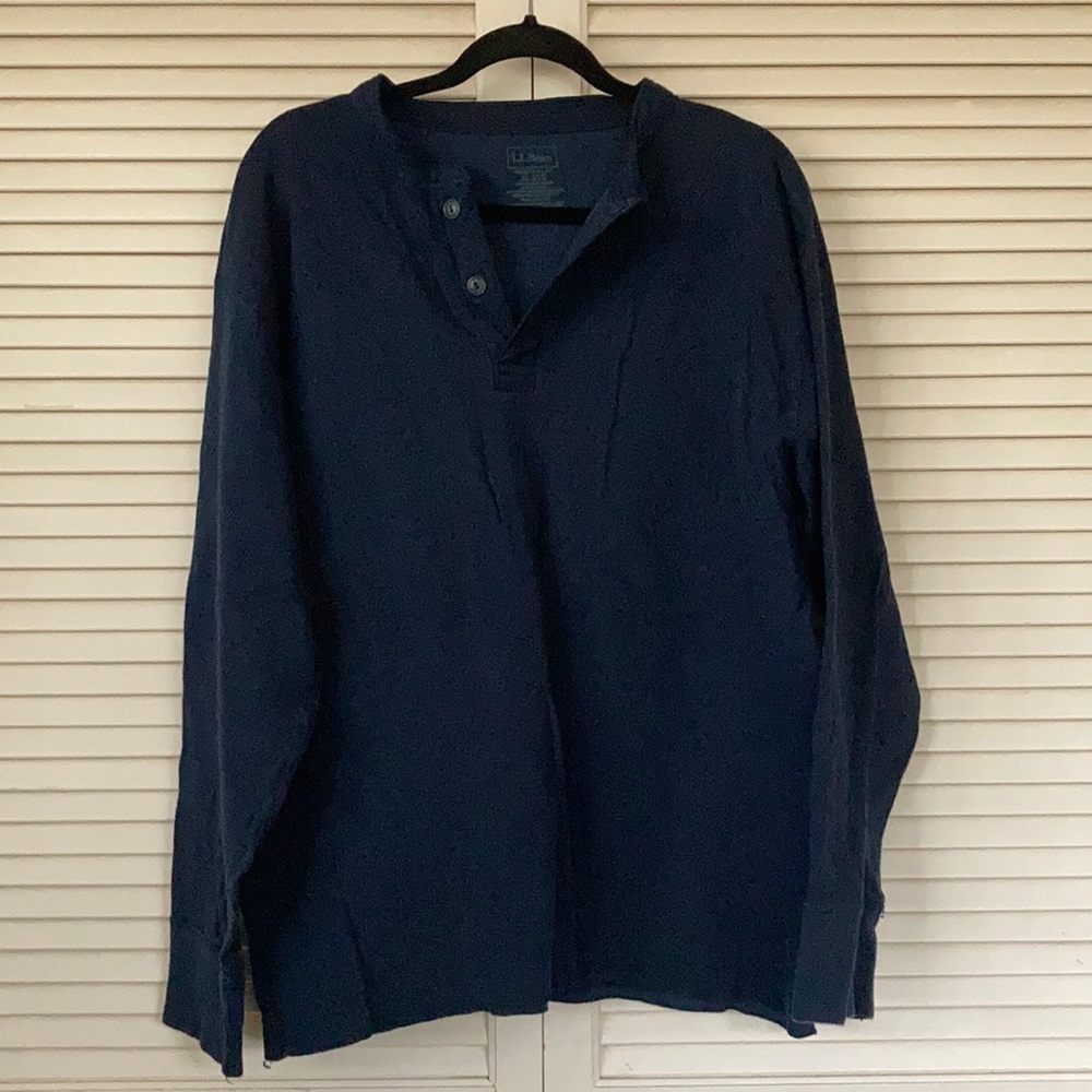 L.L.Bean men’s navy blue long sleeve thermal